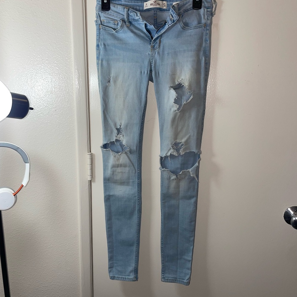 Hollister light-wash ripped low rise super skinny jeans